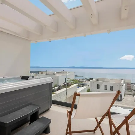 In With Jacuzzi Будинок відпочинку