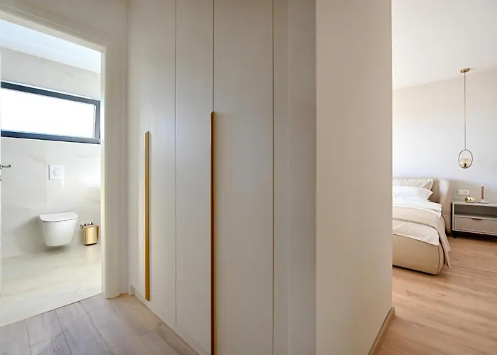 In With Jacuzzi Holiday home