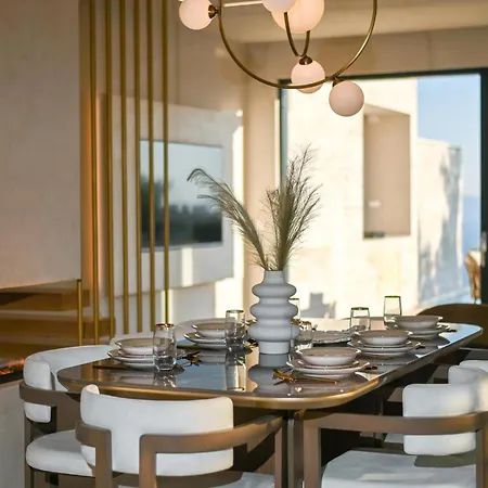 In With Jacuzzi 마카르스카