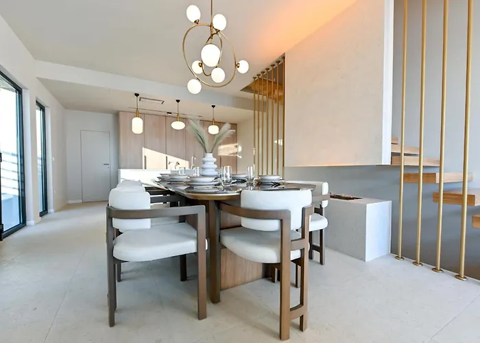 In With Jacuzzi * מאקרסקה