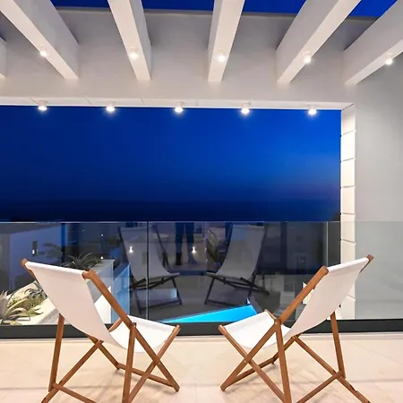 In With Jacuzzi Prázdninový dům *