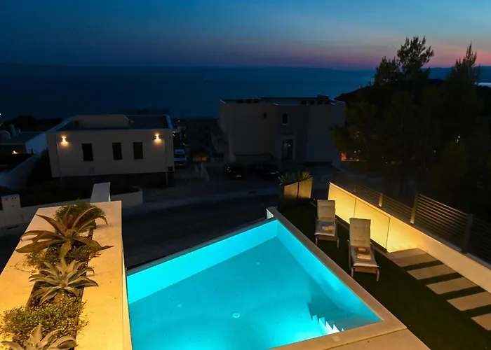 Holiday home In With Jacuzzi